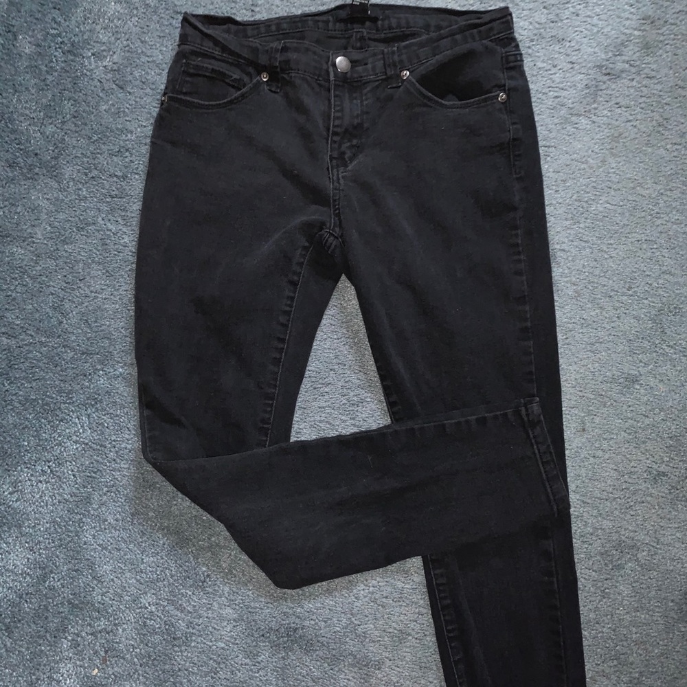 Forever 21 black skinny jeans🌻